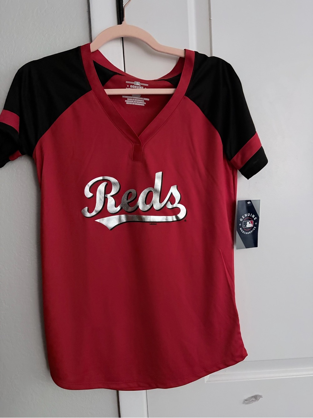 Genuine Merchandise Cincinnati Reds MLB Shirt Red Black Women's Size S